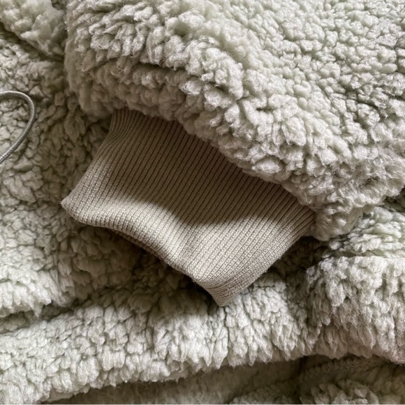 NWT mint love tree faux Sherpa hoodie with sinched bottom - Picture 3 of 8